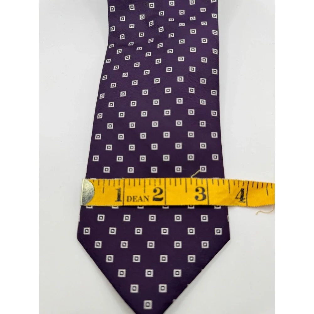 Jos A Bank Mens Silk Purple Geometric Pattern Classic Neck Tie‎